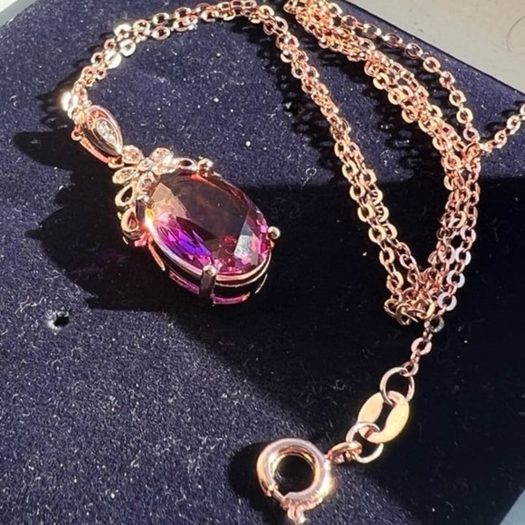 Oval cut amethyst pendant Rosegold necklace - Picture 9 of 10